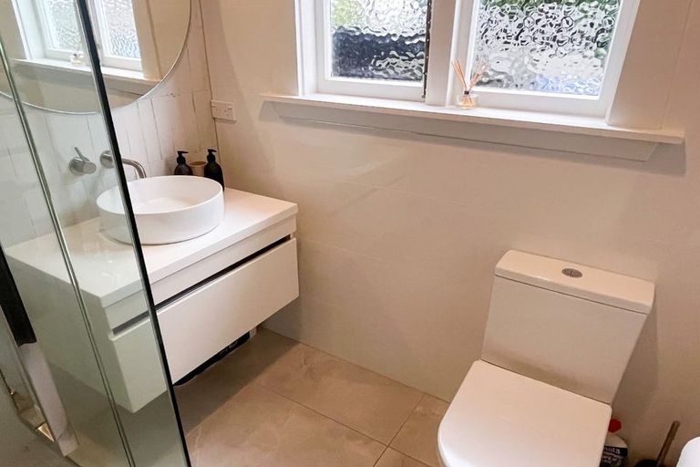 Photo of property in 1/155 Weston Road, St Albans, Christchurch, 8052