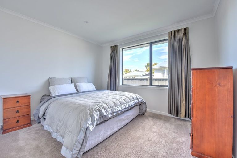 Photo of property in 17 Waverley Street, East Gore, Gore, 9710