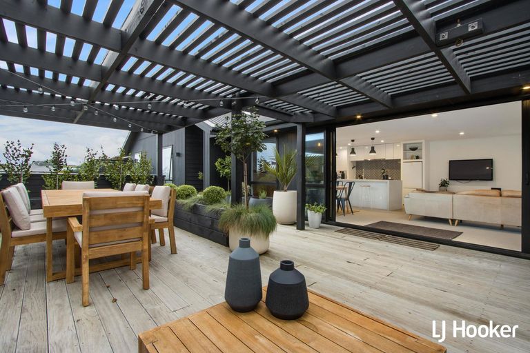 Photo of property in 24 Surfers Avenue, Waihi Beach, 3611