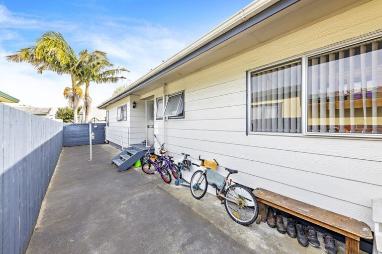 Photo of property in 2/1 Bledisloe Street, Papatoetoe, Auckland, 2104