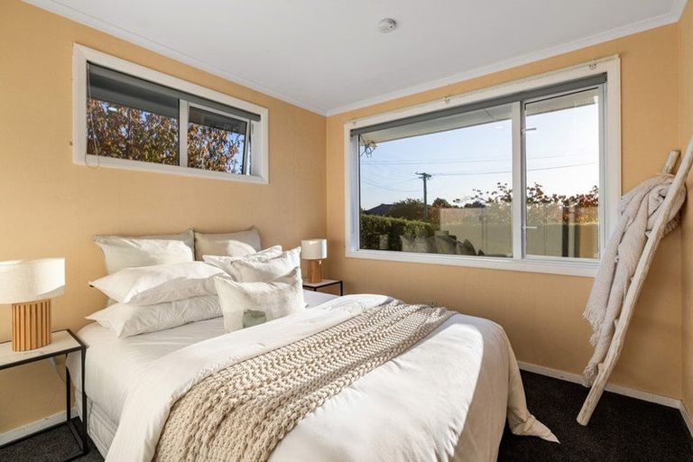 Photo of property in 6 Dymock Place, Bishopdale, Christchurch, 8053