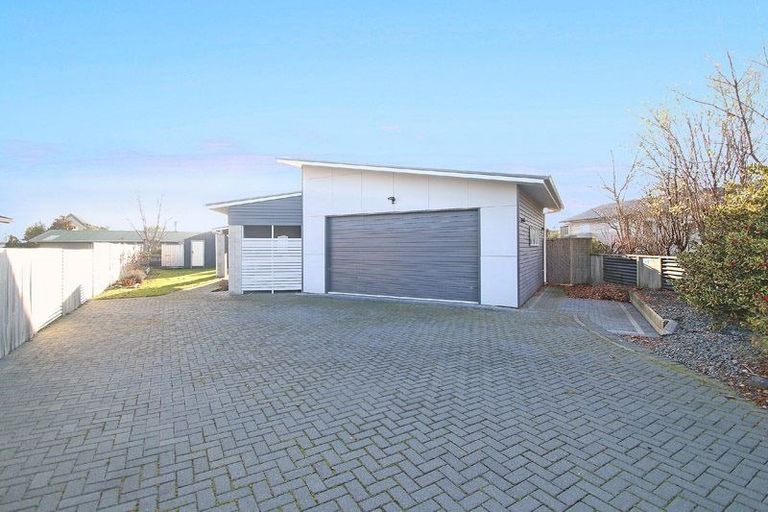 Photo of property in 14 Brompton Close, Richmond Heights, Taupo, 3330