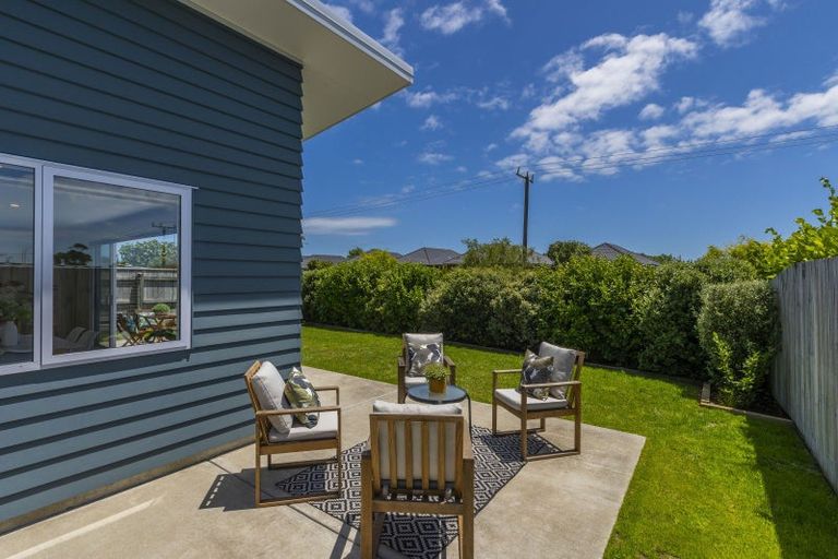 Photo of property in 17 Mahia Lane, Waikanae, 5036