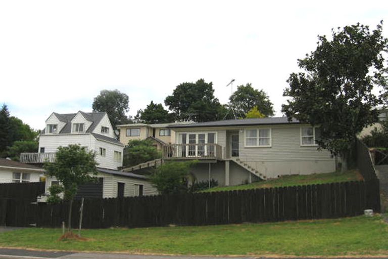 Photo of property in 60 Lauderdale Road, Birkdale, Auckland, 0626