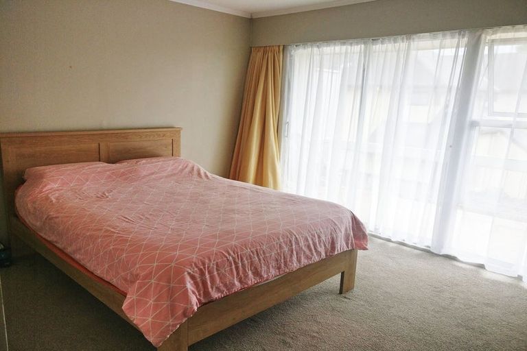 Photo of property in 2/27 Kerswill Place, Pakuranga, Auckland, 2010