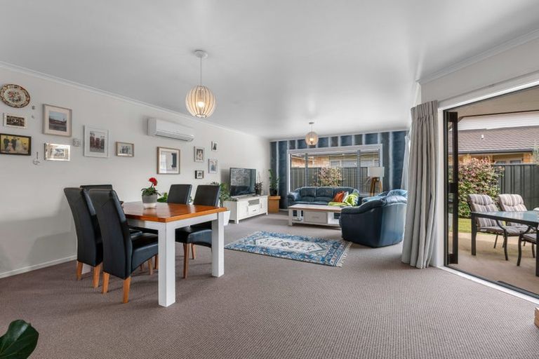 Photo of property in 16/64 Kawaha Point Road, Kawaha Point, Rotorua, 3010