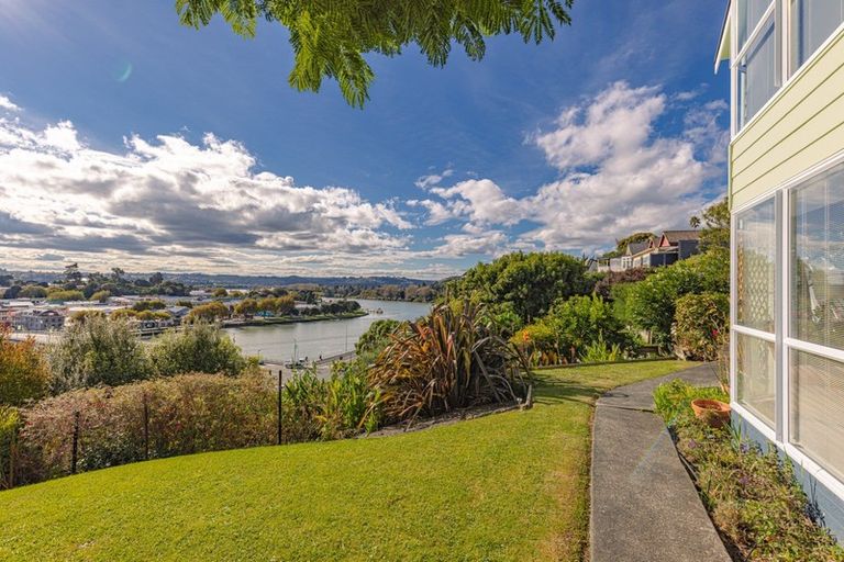 Photo of property in 48 Hipango Terrace, Durie Hill, Whanganui, 4500