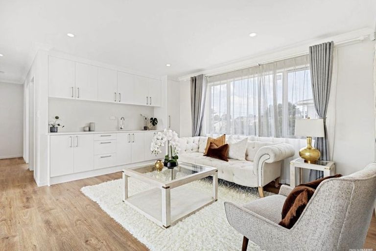 Photo of property in 8 Harrington Road, Henderson, Auckland, 0610