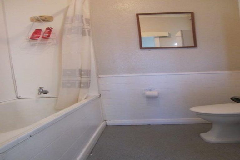 Photo of property in 14 Imperial Terrace, Melrose, Wellington, 6022