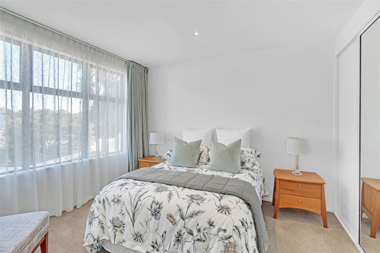 Photo of property in 39 Hartley Avenue, Strowan, Christchurch, 8052