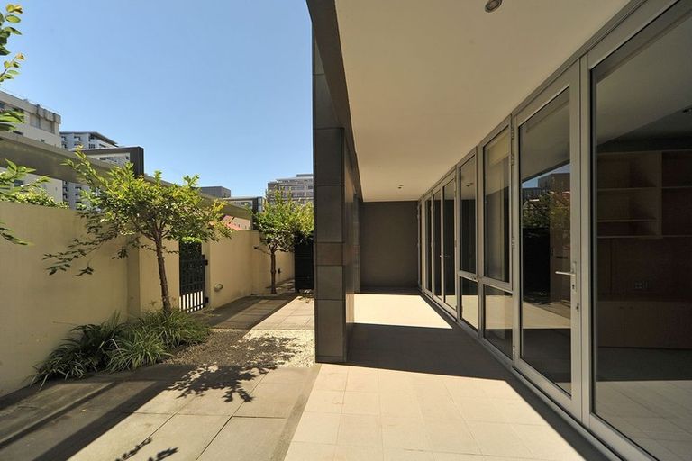 Photo of property in Sanctum Apartment, 10 Ebor Street, Te Aro, Wellington, 6011