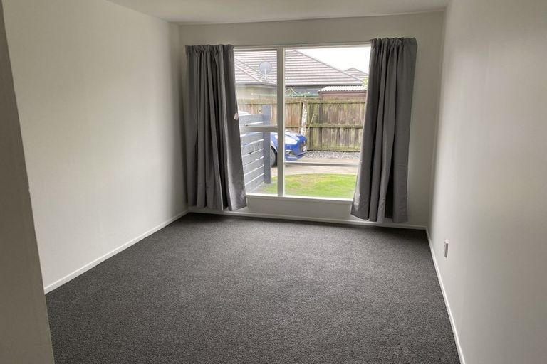 Photo of property in 2/38 Lamorna Road, Parklands, Christchurch, 8083