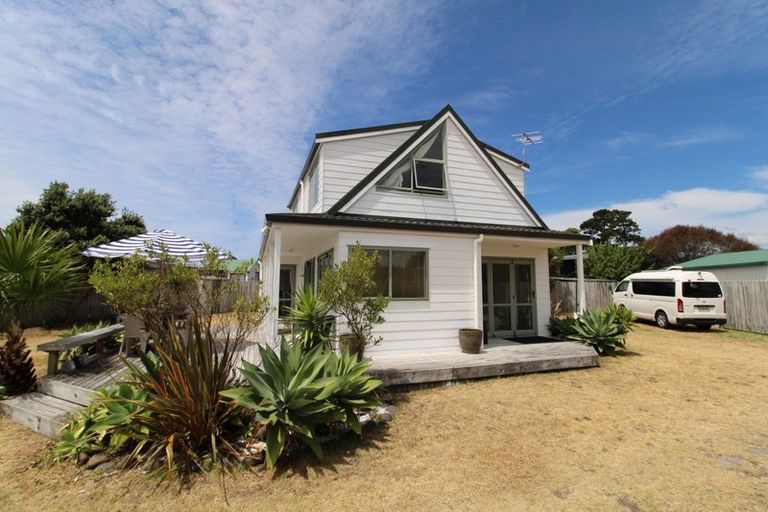 Photo of property in 105 The Tee, Matarangi, Whitianga, 3592