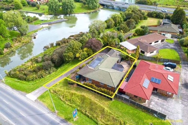 Photo of property in 595 Great South Road, Rosehill, Papakura, 2113