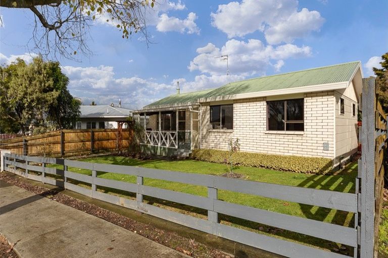 Photo of property in 6 Heatherlea Heights, Feilding, 4702