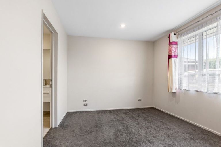 Photo of property in 18 Date Crescent, Aidanfield, Christchurch, 8025