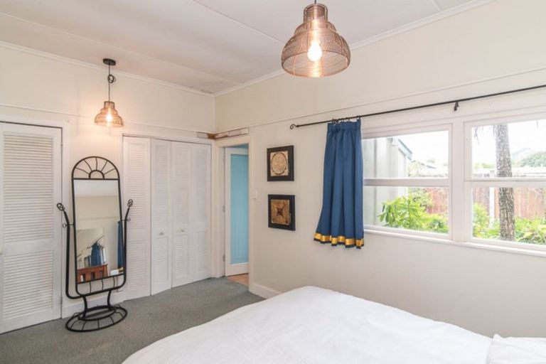 Photo of property in 299 Te Moana Road, Waikanae, 5036