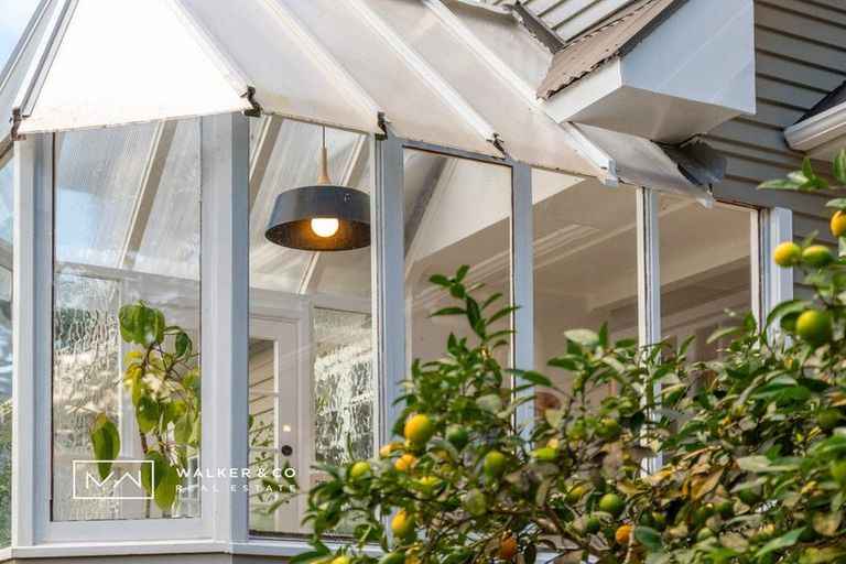 Photo of property in 4 Elmslie Road, Pinehaven, Upper Hutt, 5019