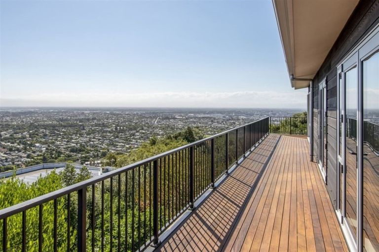 Photo of property in 100a Huntsbury Avenue, Huntsbury, Christchurch, 8022