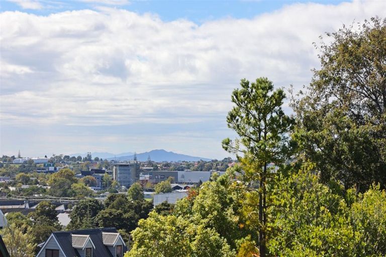 Photo of property in 1/25 Rhinevale Close, Henderson, Auckland, 0612