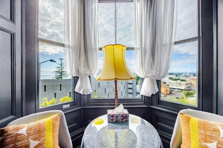 Photo of property in 4a Seaview Terrace, Bluff Hill, Napier, 4110