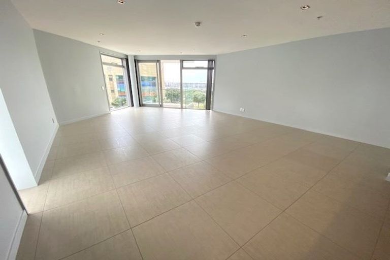 Photo of property in Piermont Apartments, 3a/82 Cable Street, Te Aro, Wellington, 6011