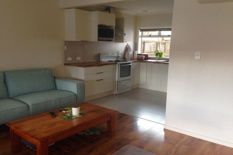 Photo of property in 12b Bellcroft Place, Belmont, Auckland, 0622