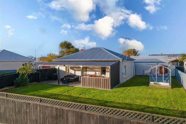 Photo of property in 19 Avenue Road, West End, Timaru, 7910