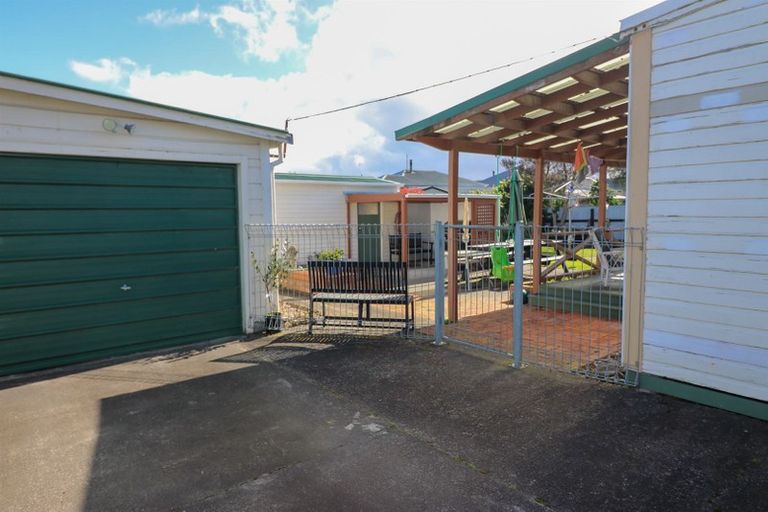 Photo of property in 10 Grant Street, Dannevirke, 4930