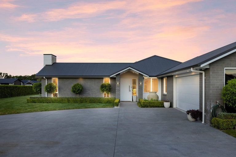 Photo of property in 26 Mike Smith Drive, Cambridge, 3434