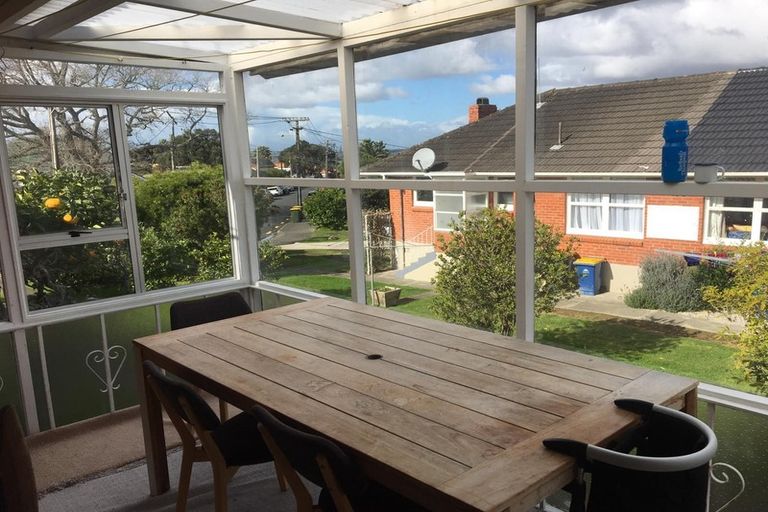 Photo of property in 2/62 Church Street, Northcote Point, Auckland, 0627