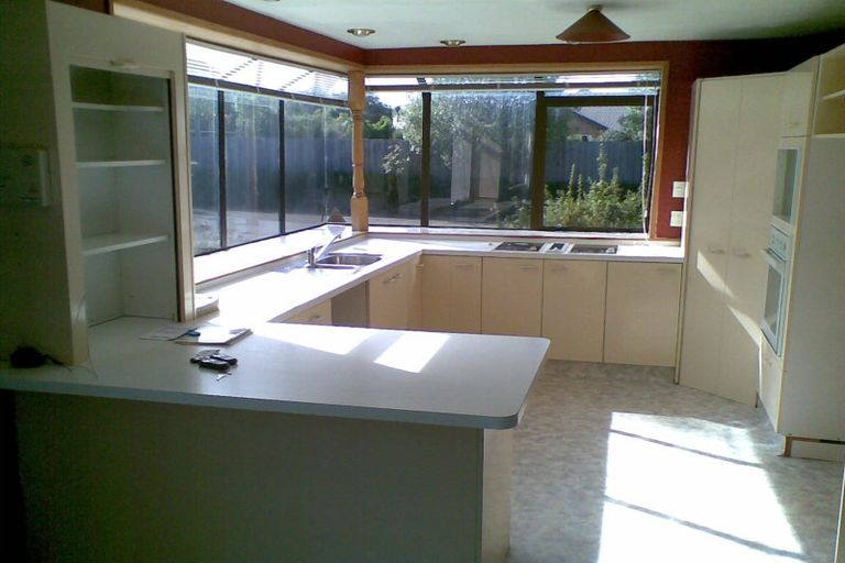 Photo of property in 9a Sequoia Place, Parklands, Christchurch, 8083