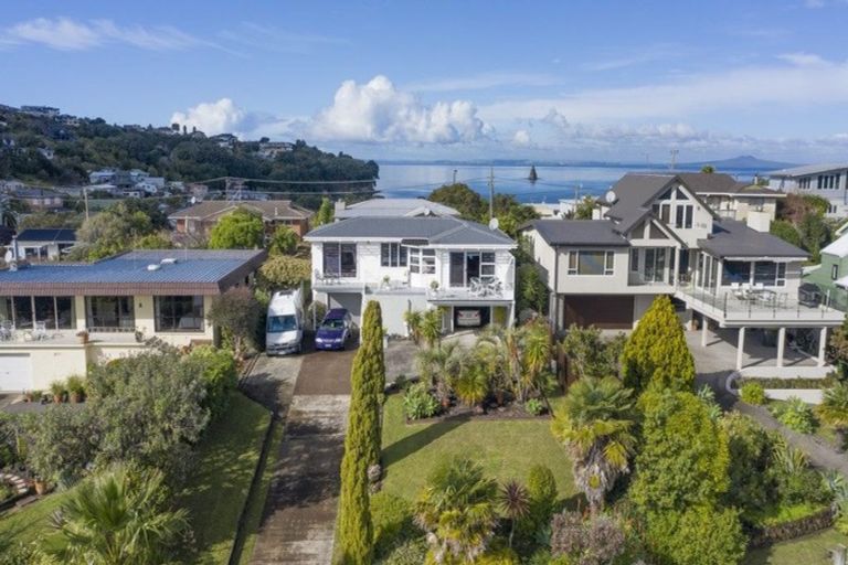 Photo of property in 31 De Luen Avenue, Tindalls Beach, Whangaparaoa, 0930