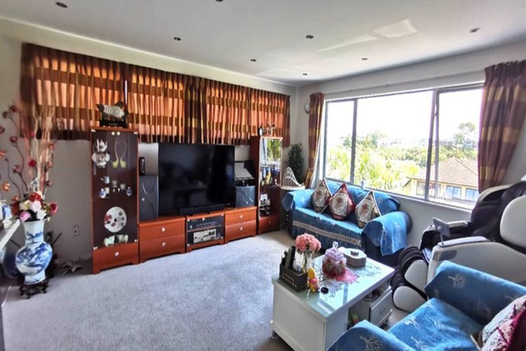 Photo of property in 5 Baker Street, Fairview Heights, Auckland, 0632