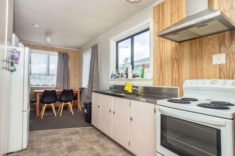 Photo of property in 56 Tennyson Street, Dannevirke, 4930