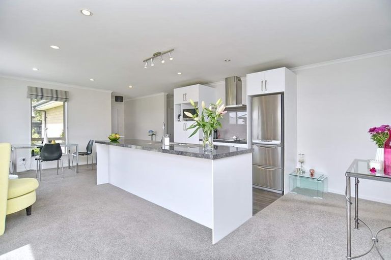 Photo of property in 15 Sequoia Way, Rangiora, 7400