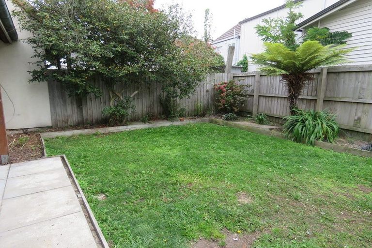 Photo of property in 2/125 Champion Street, Edgeware, Christchurch, 8013