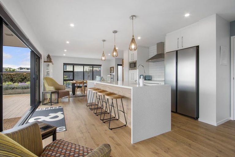 Photo of property in 13 Stingray Drive, Omokoroa, 3114