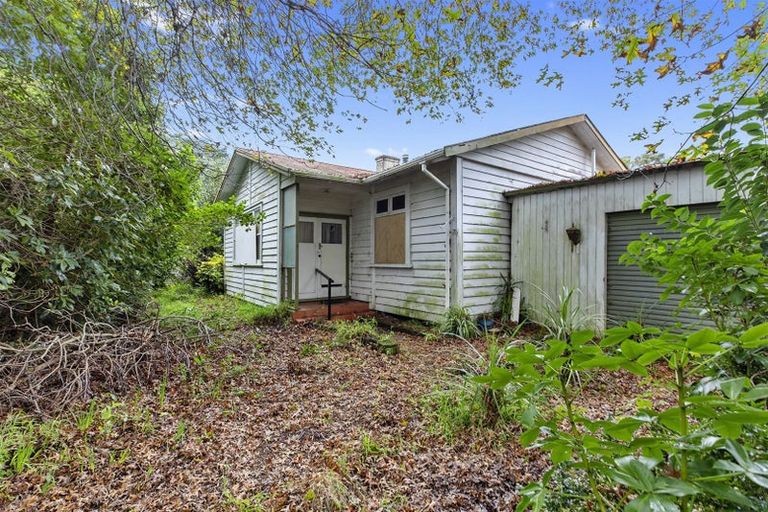 Photo of property in 1/2 Kowhai Avenue, Mangere Bridge, Auckland, 2022