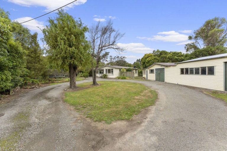 Photo of property in 393 Aokautere Drive, Aokautere, Palmerston North, 4471