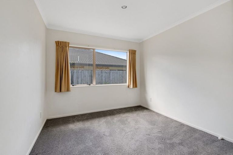 Photo of property in 53 Bay Street, Red Beach, 0932