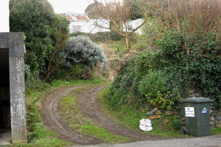 Photo of property in 24 Adderley Terrace, Ravensbourne, Dunedin, 9022