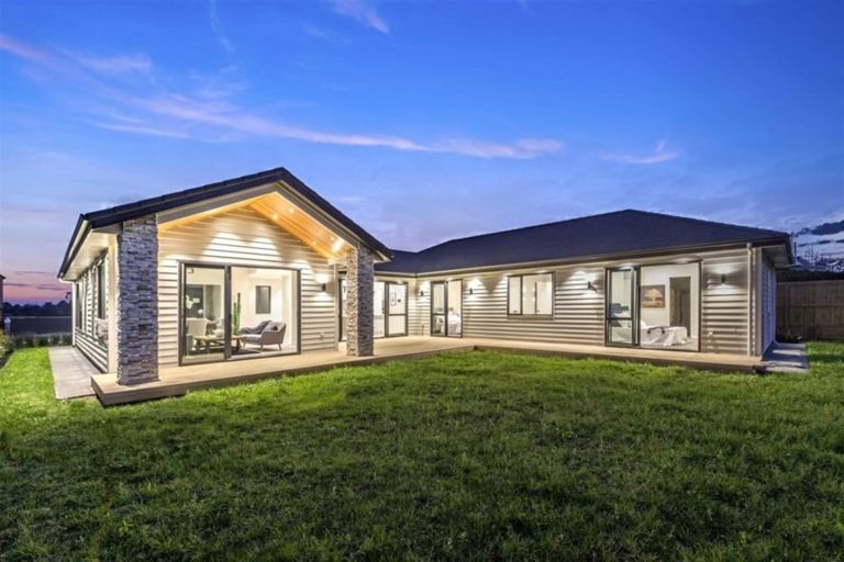 Photo of property in 7 William Blake Way, Riverhead, 0820