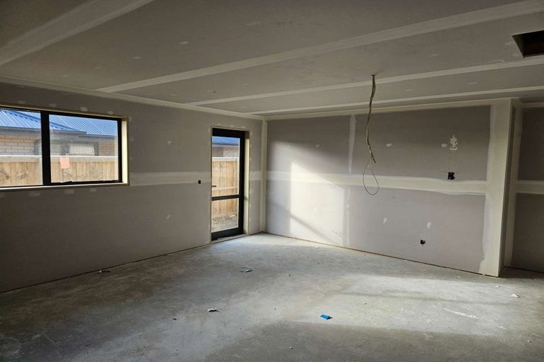 Photo of property in 19 Ellmers Street, Woodend, 7691