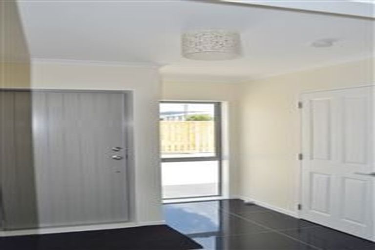 Photo of property in 33 Leighton Avenue, Waiwhetu, Lower Hutt, 5010