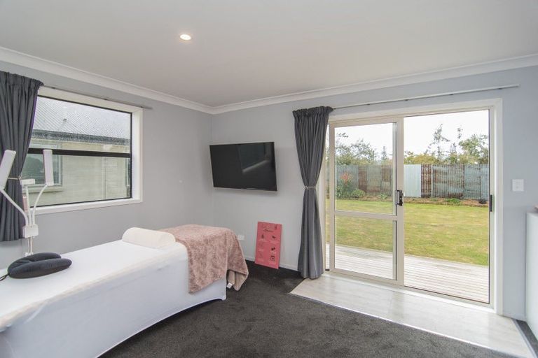 Photo of property in 16 Thomas Street, West End, Timaru, 7910