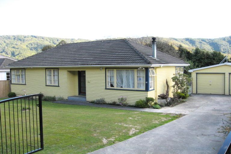 Photo of property in 18 Coast Road, Wainuiomata, Lower Hutt, 5014