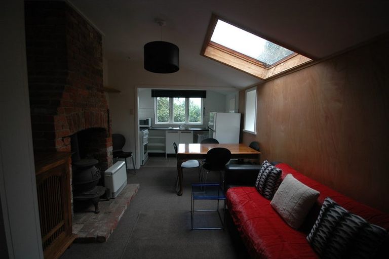 Photo of property in 66 Kelburn Parade, Kelburn, Wellington, 6012