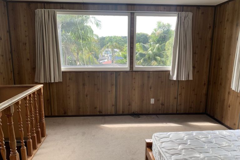 Photo of property in 72 Peach Road, Glenfield, Auckland, 0629