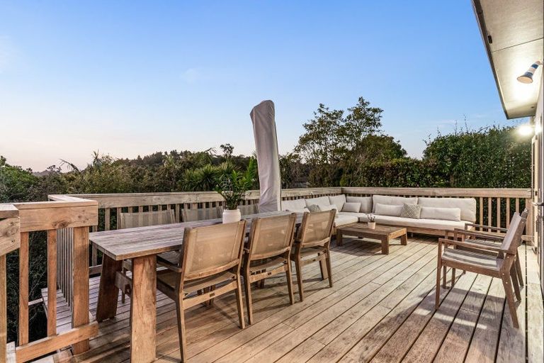 Photo of property in 4 Redfern Lane, Glenfield, Auckland, 0629